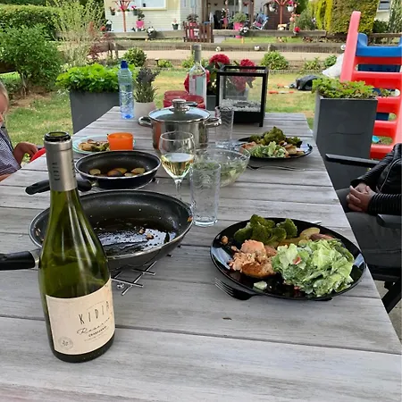 Ferienpark Verzorgd In De Betuwe Op Park Met Natuurbad Beesd