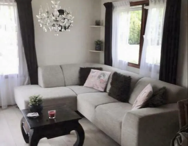 Kompleks wypoczynkowy Verzorgd In De Betuwe Op Park Met Natuurbad